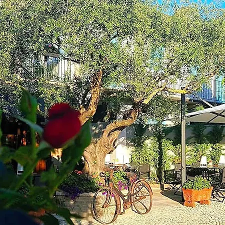 La Ribezza Boutique (adults Only)
